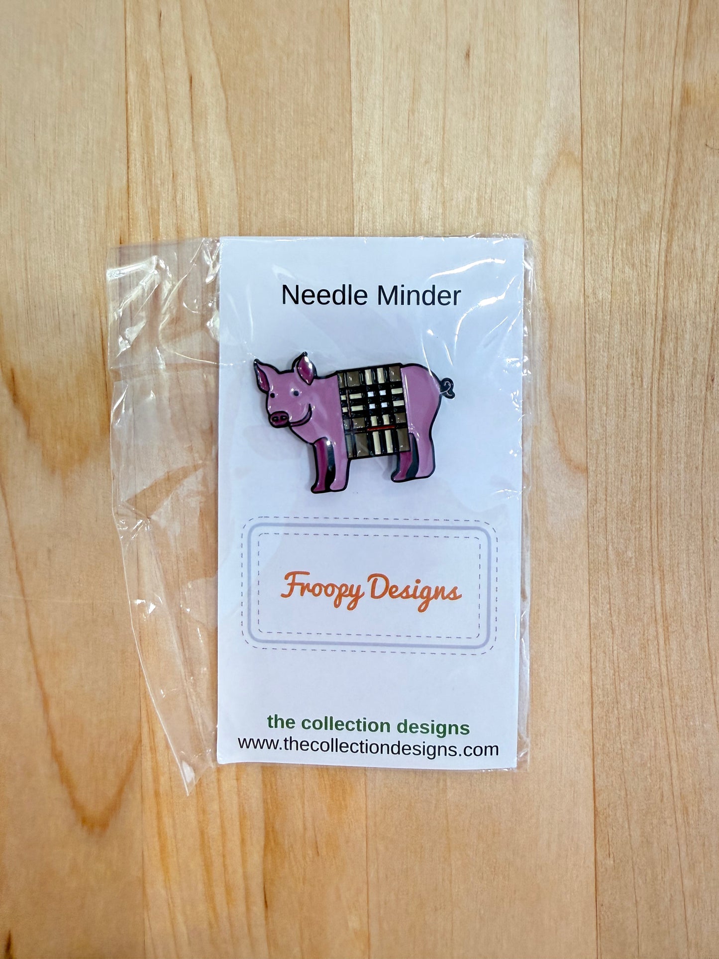 Burberry Blanket Pig Needle Minder