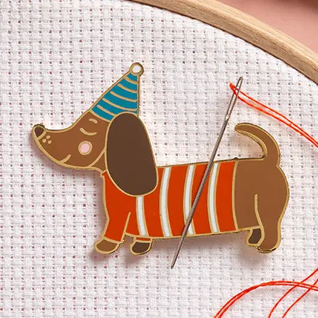 Dachsund Needle Minder