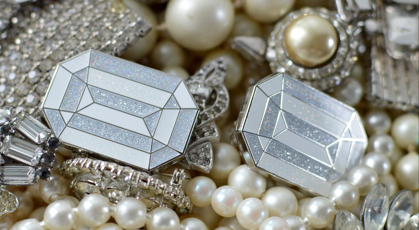 White Diamond Needle Minder