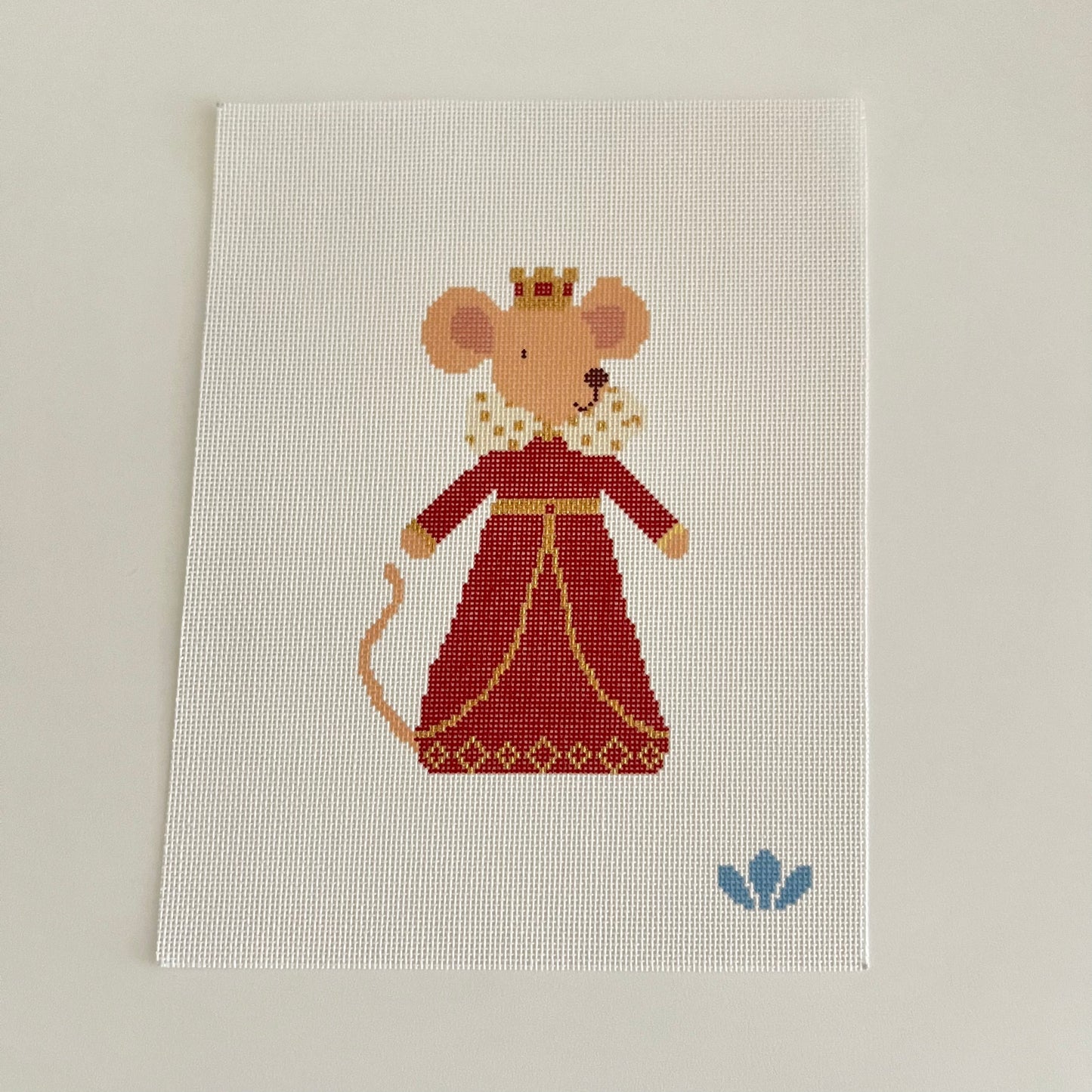 TS - Noble Queen Mouse