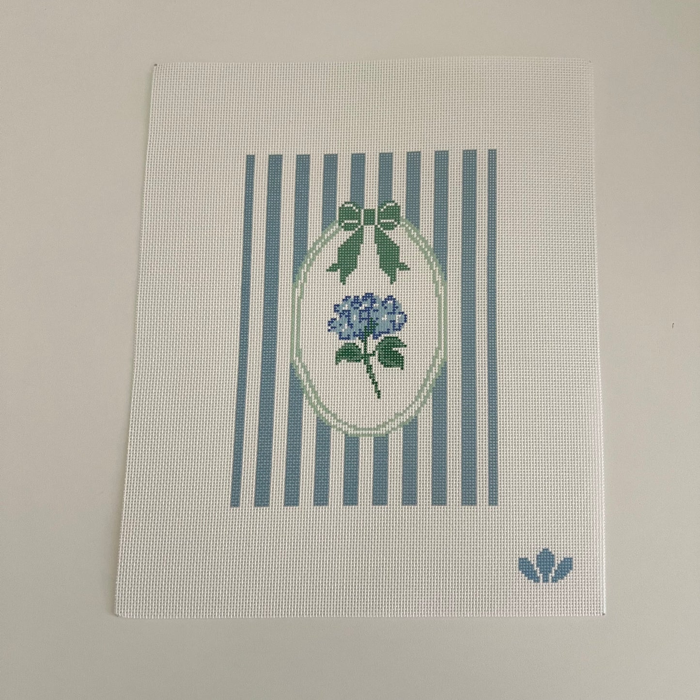 TS - Flower Stripes - Hydrangea